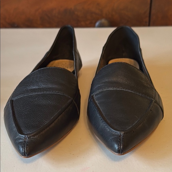 Vince Camuto Black Leather Pointy Toe Loafers - Picture 4 of 8